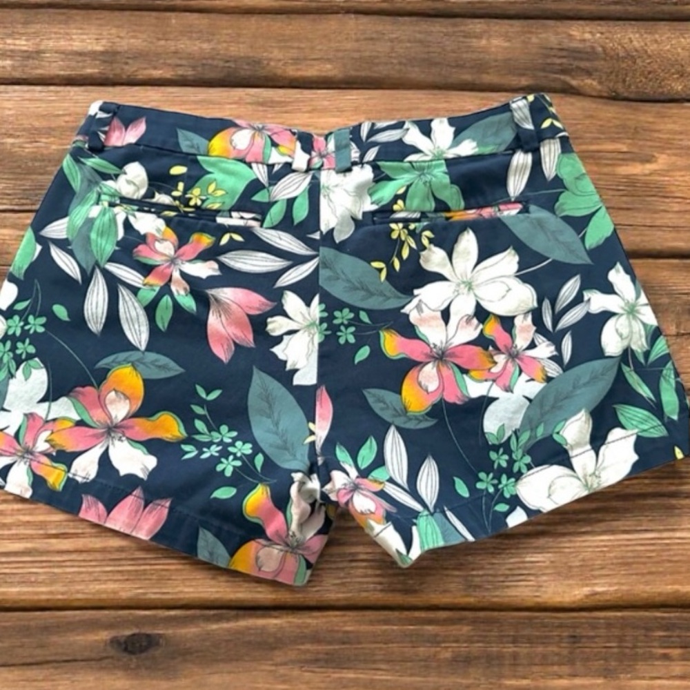 (a.n.a.)   A New Approach - Twirl Shorts - Picture 2 of 3